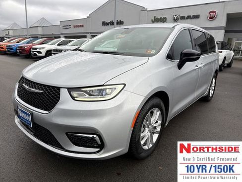 New 2026 Chrysler Pacifica Select FWD image 1