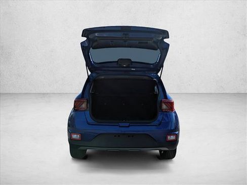 Used 2024 Hyundai Venue Limited image 7