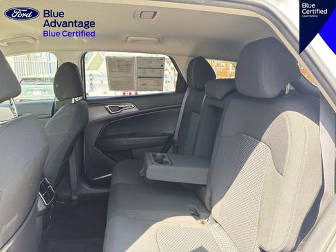 Used 2023 Kia Sportage LX AWD/4WD image 14