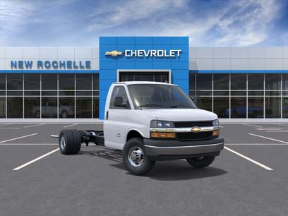 New 2025 Chevrolet Express 3500 w/ Power Convenience Package