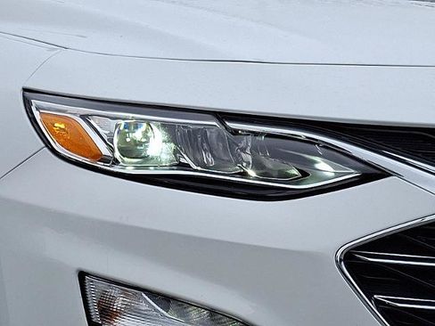 Certified 2025 Chevrolet Malibu LT FWD image 9
