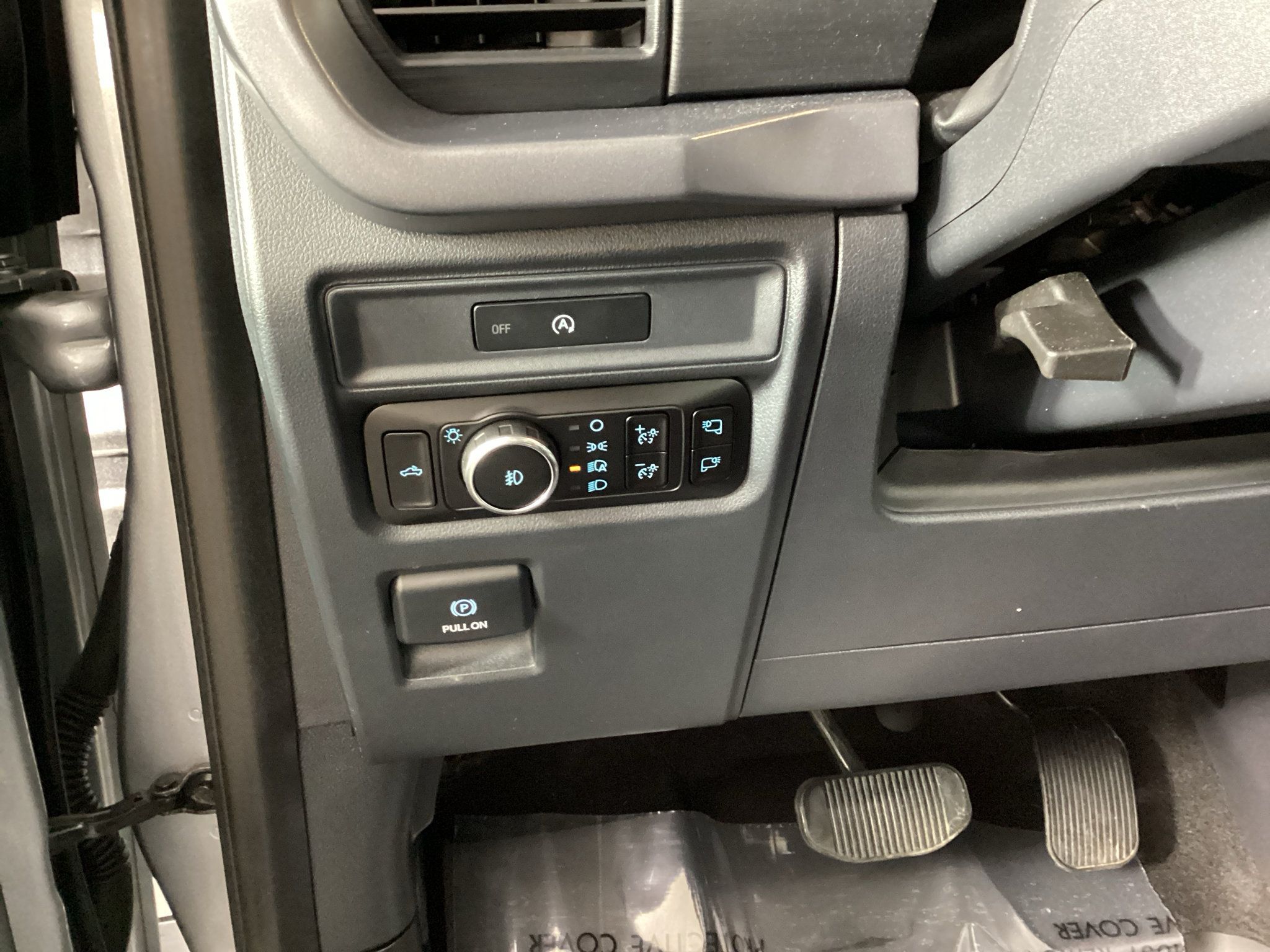 Used 2025 Ford F150 XLT w/ Equipment Group 302A MID AWD/4WD image 22