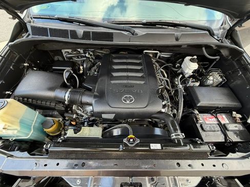 Used 2019 Toyota Sequoia Limited w/ Safety & Convenience Package AWD/4WD image 39