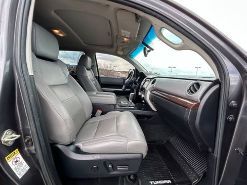 Used 2017 Toyota Tundra Limited w/ Limited Premium Package AWD/4WD image 33