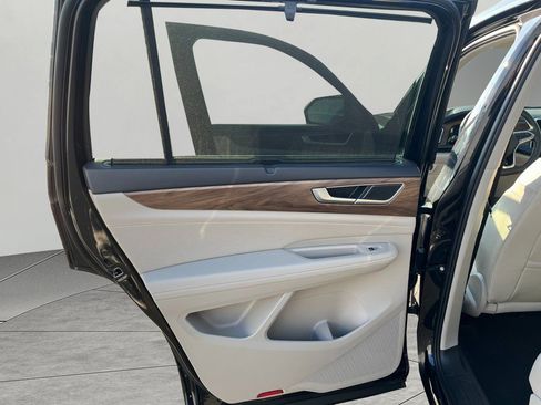 New 2026 Volkswagen Atlas SE image 30