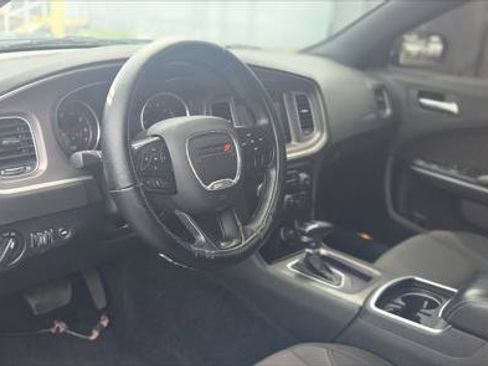 Used 2022 Dodge Charger SXT RWD image 11