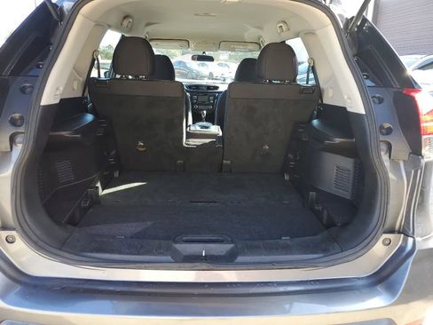 Used 2017 Nissan Rogue SV image 40