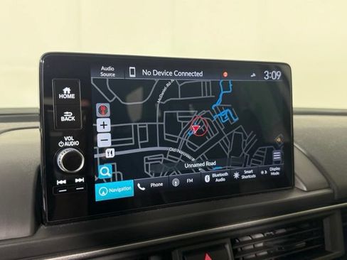 Used 2025 Honda Pilot Touring image 18