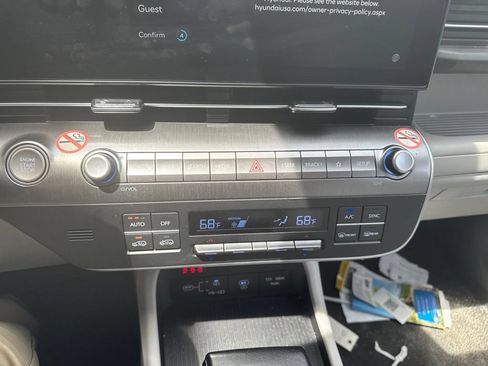 Used 2025 Hyundai Kona SEL FWD image 34