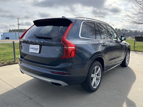 Used 2021 Volvo XC90 T6 Momentum w/ Advanced Package image 10
