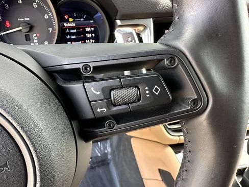 Certified 2024 Porsche Macan AWD/4WD image 26