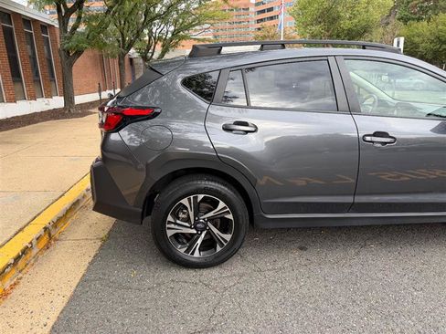 Used 2024 Subaru Crosstrek 2.0i Premium AWD/4WD image 8