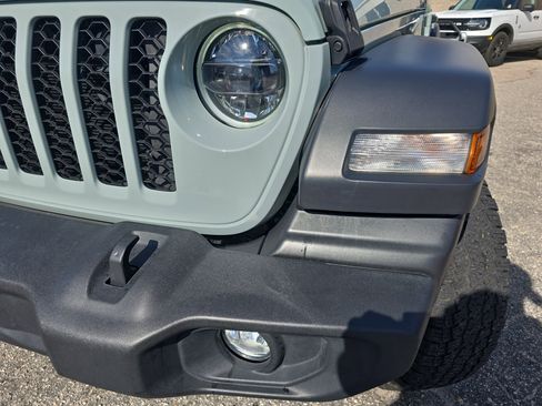 Used 2024 Jeep Wrangler Sport S image 34