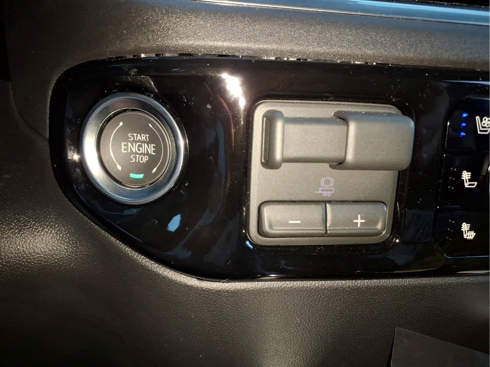 Certified 2026 Chevrolet Silverado 2500 LTZ w/ LTZ Convenience Package AWD/4WD image 30