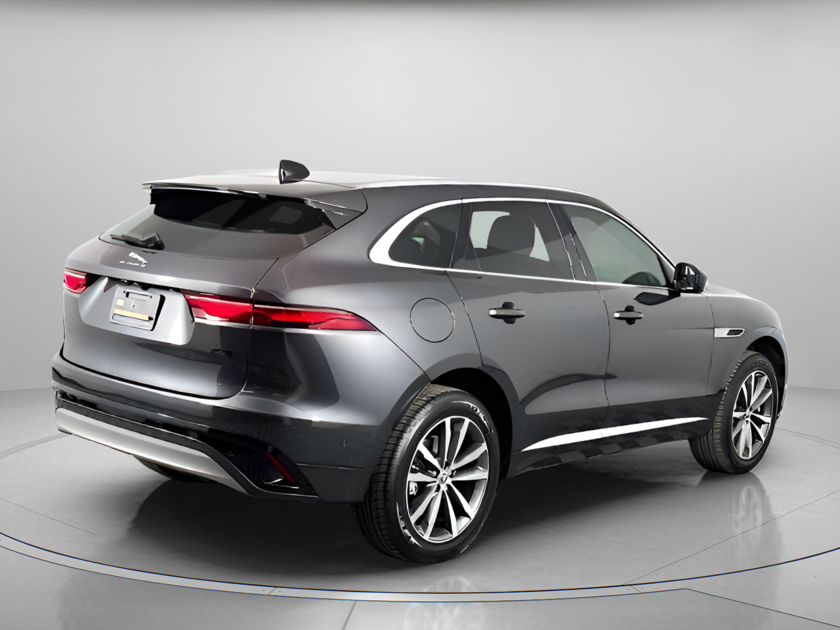 Used 2026 Jaguar F-PACE R-Dynamic S AWD/4WD image 4