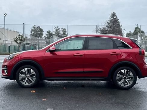 Used 2022 Kia Niro EX Premium image 7