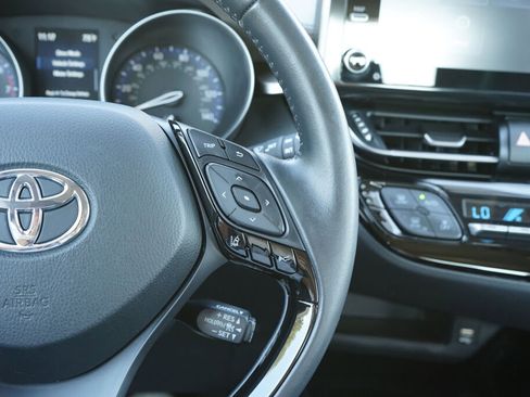 Used 2022 Toyota C-HR Limited image 27