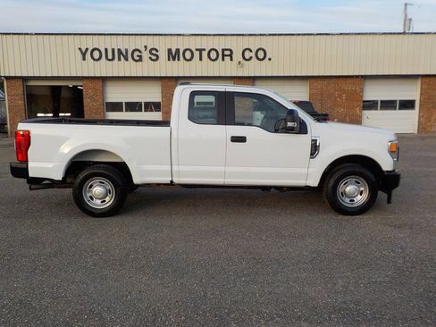 Used 2022 Ford F250 XL w/ Power Equipment Group image 7