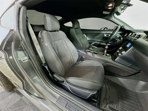 Used 2019 Ford Mustang EcoBoost image 27