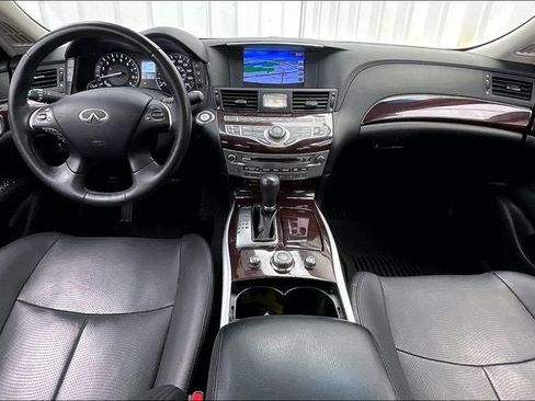 Used 2018 INFINITI Q70 L 3.7 AWD/4WD image 16