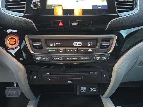 Used 2021 Honda Pilot Touring image 23