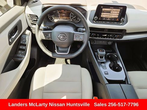 Used 2026 Nissan Rogue SV FWD image 15