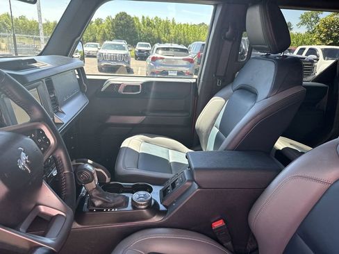 Used 2023 Ford Bronco Outer Banks AWD/4WD image 13