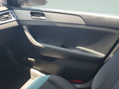 Used 2019 Hyundai Sonata SE FWD image 13