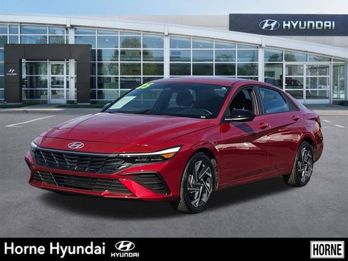 Certified 2025 Hyundai Elantra Sport image 1