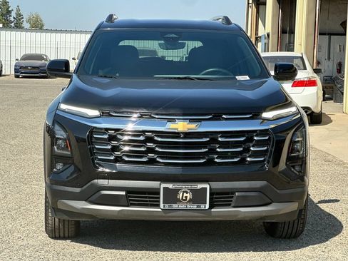 Used 2025 Chevrolet Equinox LT w/ Convenience Package II FWD image 9