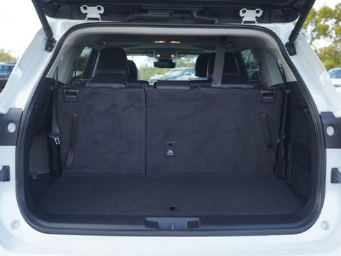 Used 2024 Toyota Highlander LE image 20