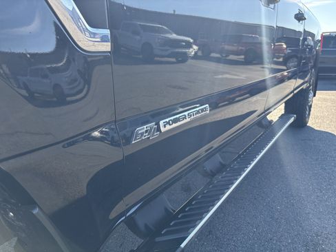 Used 2017 Ford F350 Lariat w/ Snow Plow Prep Package image 8