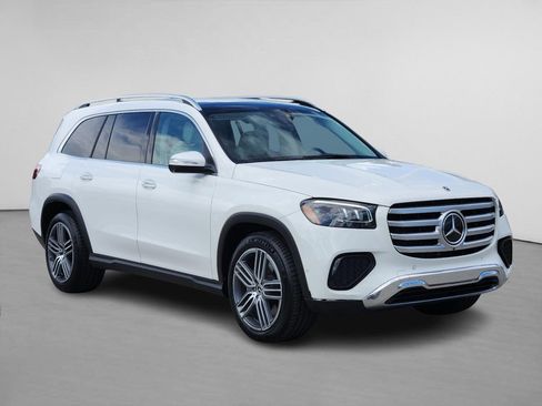 Used 2024 Mercedes-Benz GLS 450 4MATIC image 1