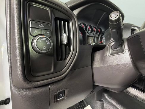 Used 2025 Chevrolet Silverado 1500 W/T RWD image 20