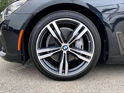 Used 2019 BMW 740i w/ M Sport Package image 34