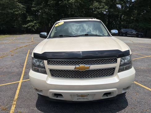 Used 2012 Chevrolet Avalanche LTZ RWD image 11