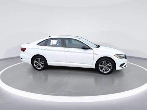 Used 2019 Volkswagen Jetta R-Line image 2