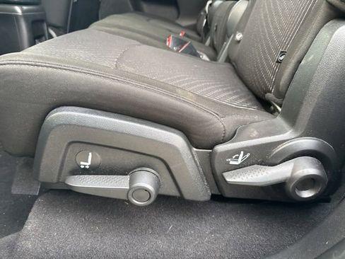 Used 2020 Dodge Journey SE w/ SE Popular Equipment Group image 17