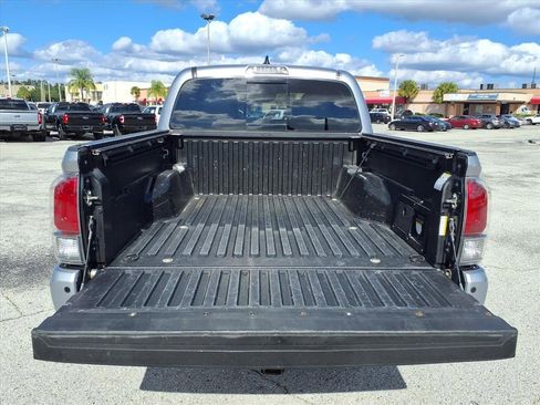 Used 2019 Toyota Tacoma Limited image 18