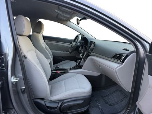 Used 2018 Hyundai Elantra SEL image 12