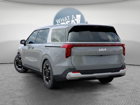 New 2026 Kia Carnival EX FWD image 4
