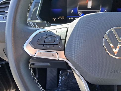 Used 2022 Volkswagen Tiguan SE image 13