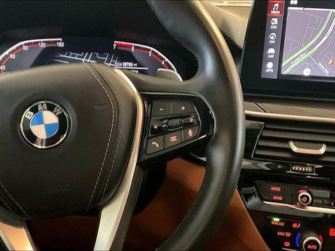 Used 2023 BMW 530i w/ Convenience Package RWD image 22