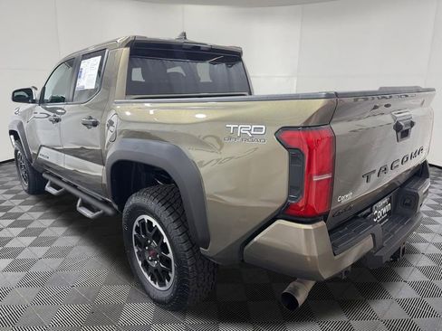 Used 2025 Toyota Tacoma TRD Off-Road AWD/4WD image 4