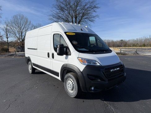 Used 2025 RAM ProMaster 2500 w/ Convenience Group image 1