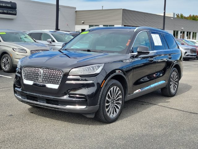 Used 2023 Lincoln Aviator Reserve w/ Elements Package Plus AWD/4WD image 2