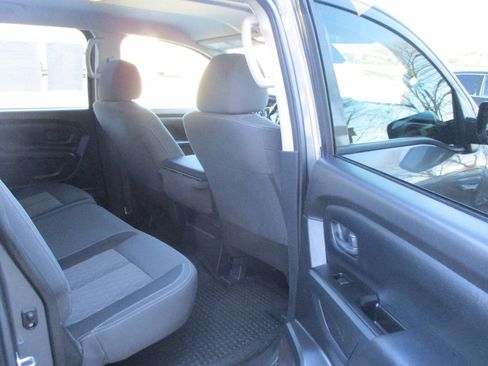 Used 2023 Nissan Titan S AWD/4WD image 22