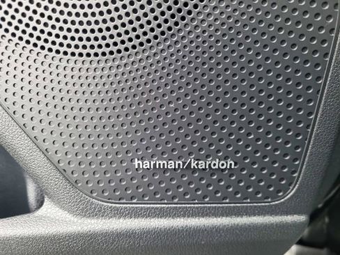 Used 2022 Kia Niro EX Premium image 17