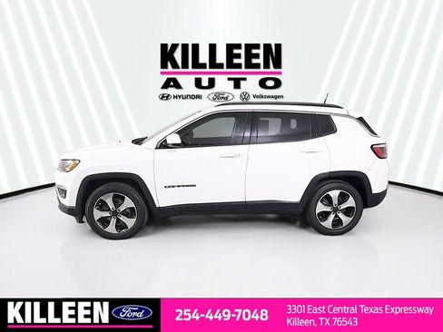 Used 2017 Jeep Compass Latitude image 4