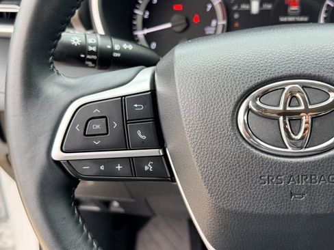 Used 2023 Toyota Highlander L image 31